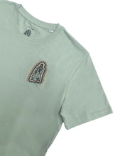 Carica l&#39;immagine nel visualizzatore di Gallery, T-shirt verde pastello con ricamo piccolo nero-fluo *LIMITED EDITION
